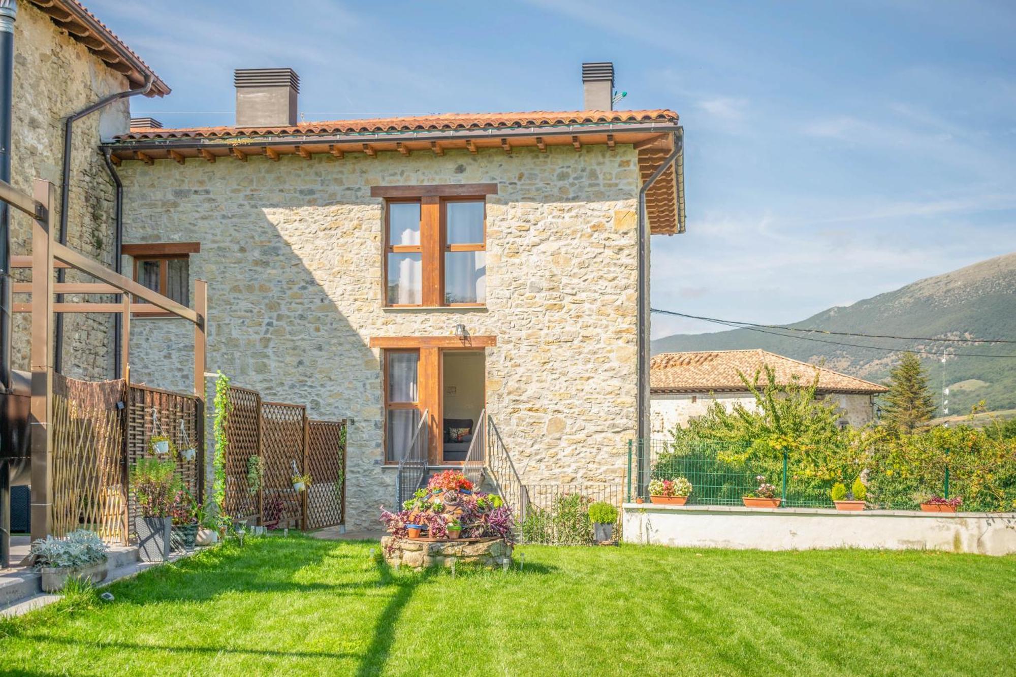 Acogedora Casa Rural Con Jardin Y Barbacoa Proxima A Pamplona Ilzarbe Εξωτερικό φωτογραφία